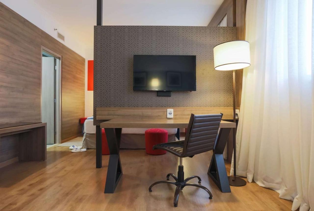 트립 바이 윈덤 리베이라오 프레토 호텔 리베이라오프레토 외부 사진 A room at the hotel