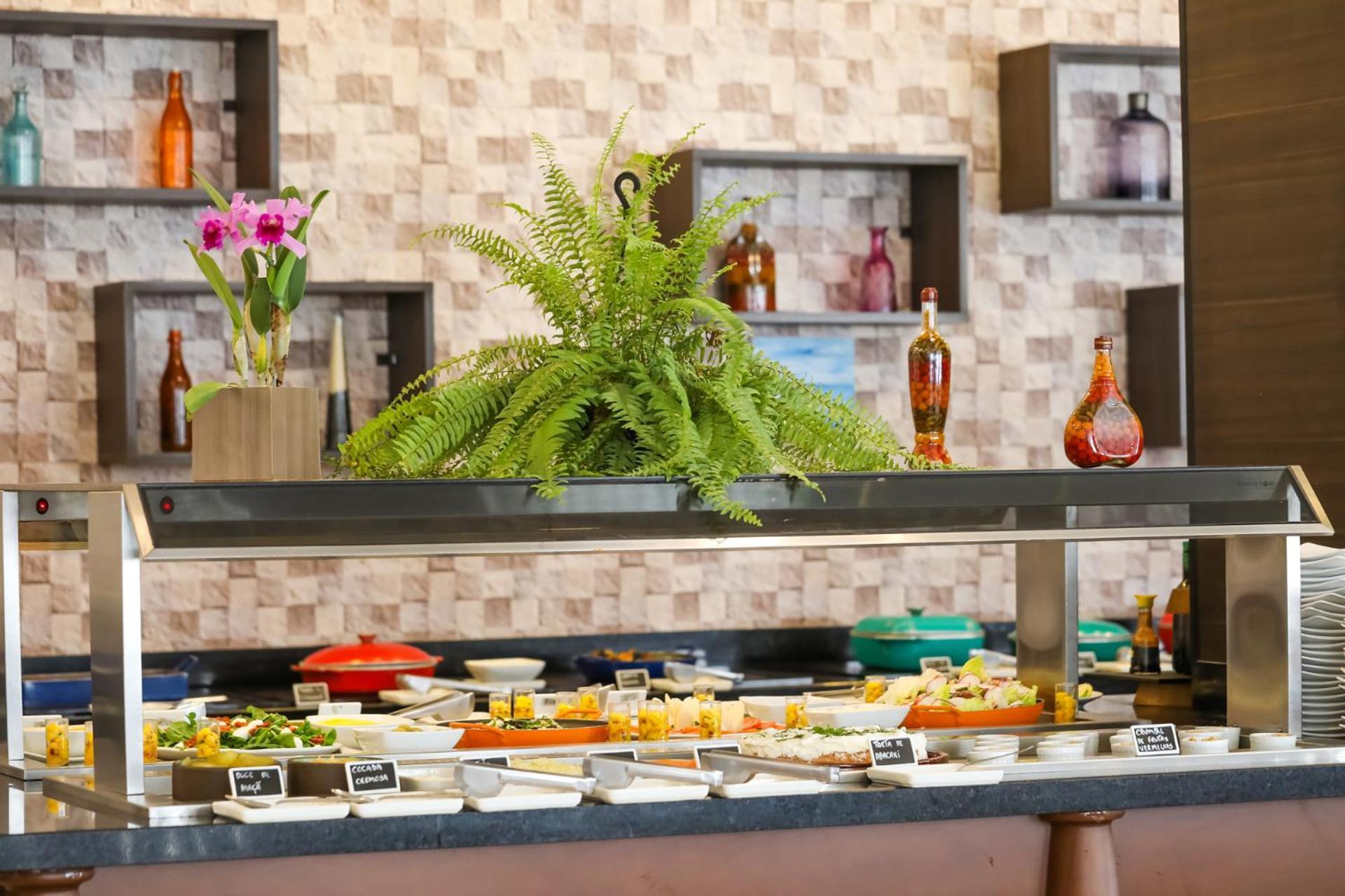 트립 바이 윈덤 리베이라오 프레토 호텔 리베이라오프레토 외부 사진 A salad bar