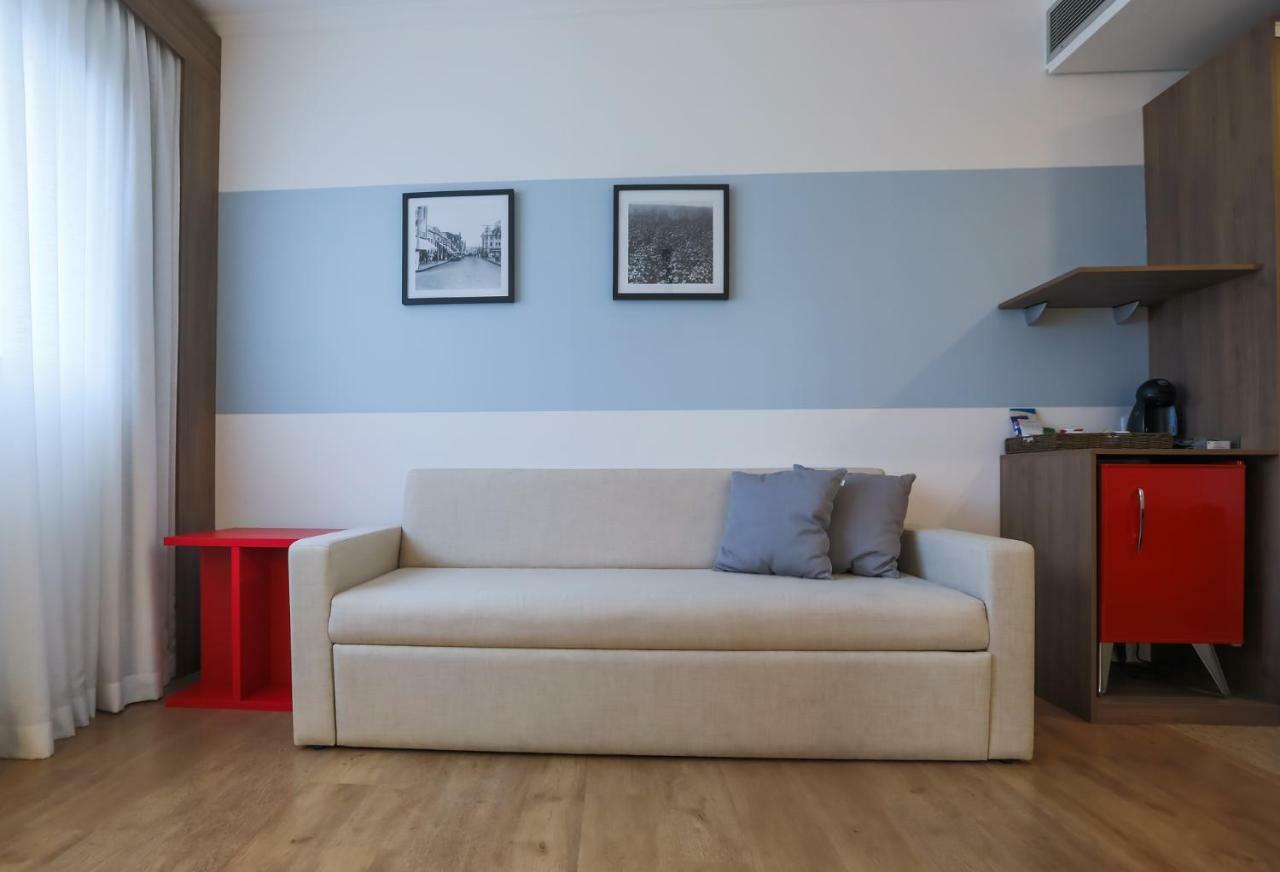 트립 바이 윈덤 리베이라오 프레토 호텔 리베이라오프레토 외부 사진 A sofa bed