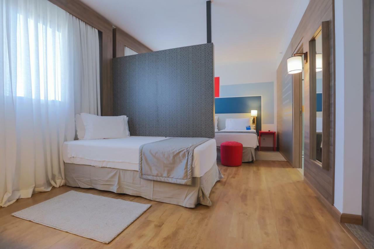 트립 바이 윈덤 리베이라오 프레토 호텔 리베이라오프레토 외부 사진 A room at the hotel